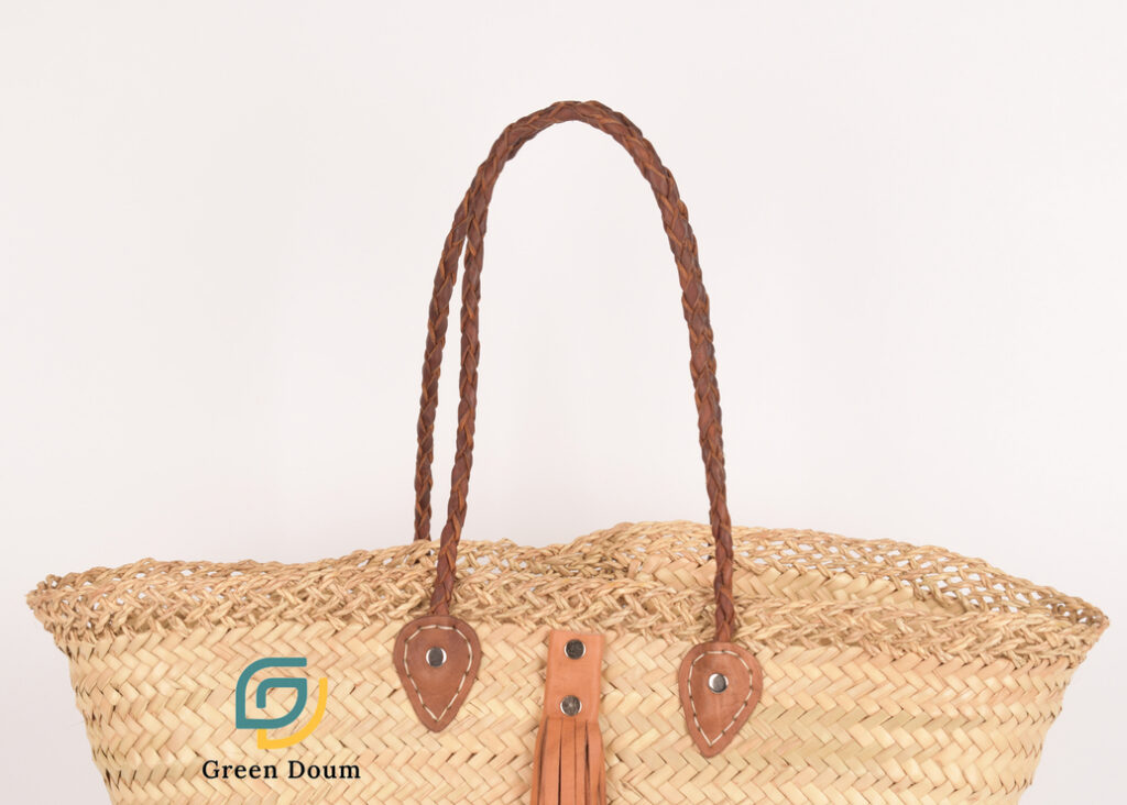 Straw basket with fringes by Green Doum, photo 3