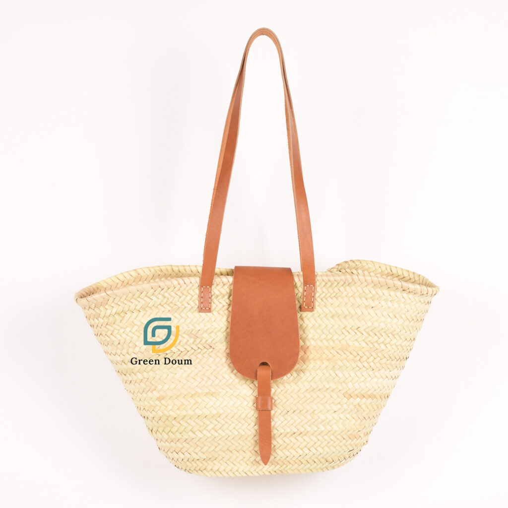 Straw basket with leather closure by Green Doum, photo 4