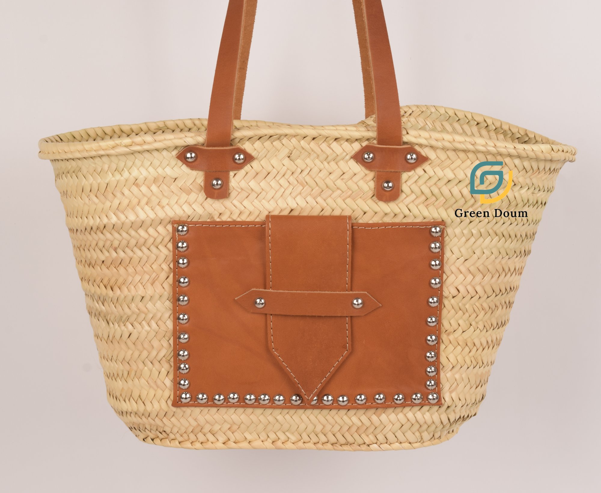 Sac cabas en paille avec poche cloutée en cuir par Green Doum, photo 5