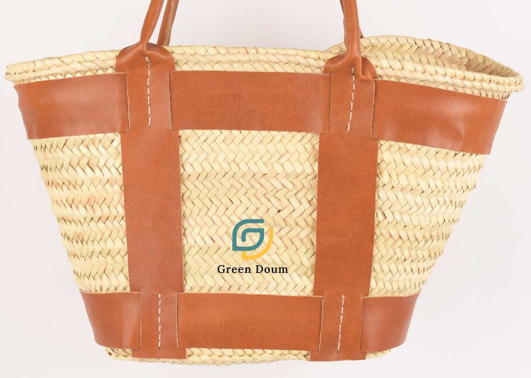 Sac cabas en paille avec bandes en cuir par Green Doum, photo 2