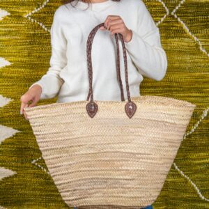 Panier extra large en paille avec anse tressée par Green Doum