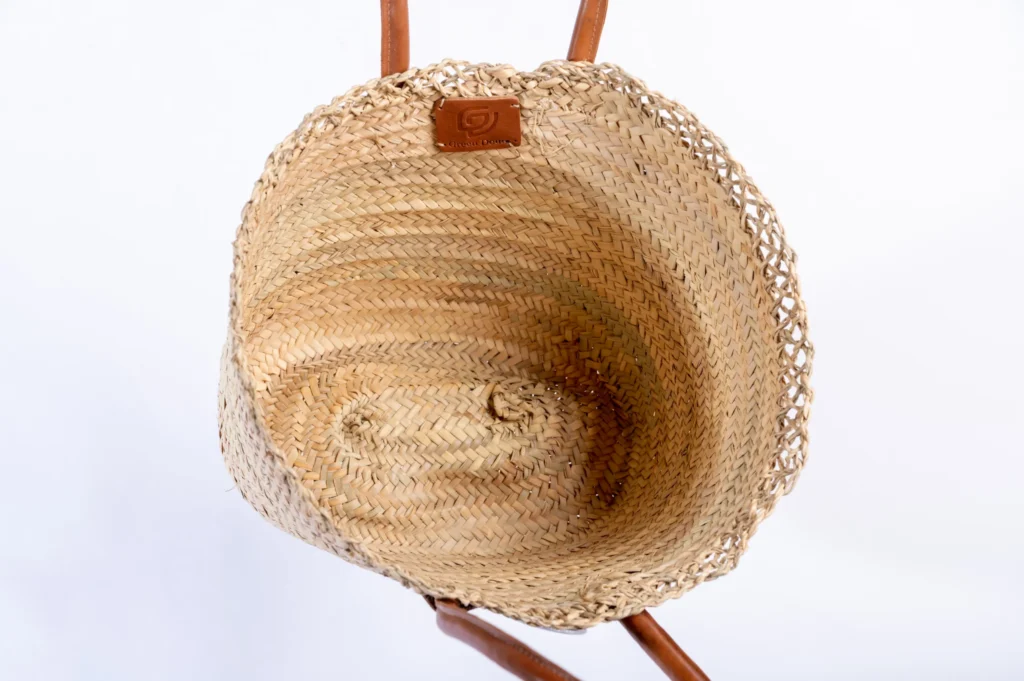Panier épaule en paille à bord ajouré par Green Doum, photo 3