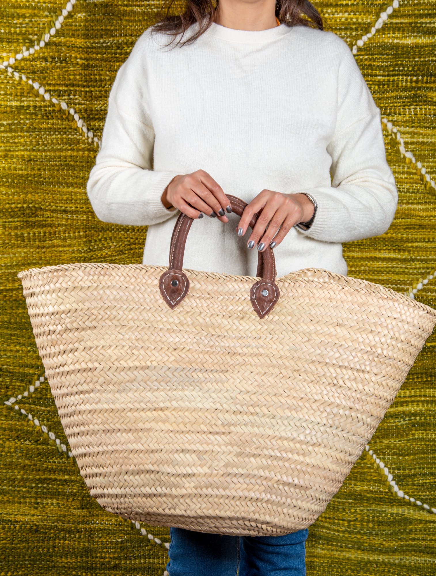 Panier en paille avec anses courtes en cuir taille XL par Green Doum, photo 2