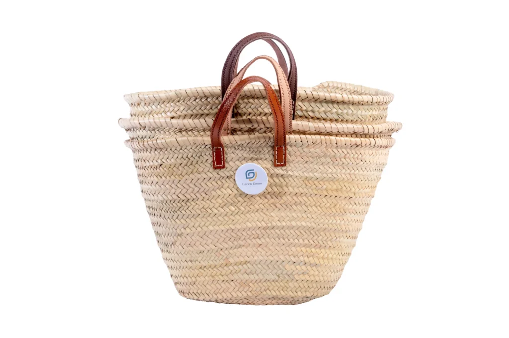 Panier en paille avec anses plates en cuir par Green Doum, photo 4