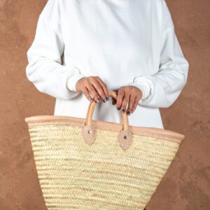 Panier de courses en paille avec bord en cuir