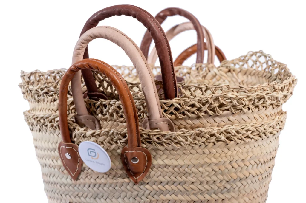 Straw basket with openwork rim by Green Doum, photo 2