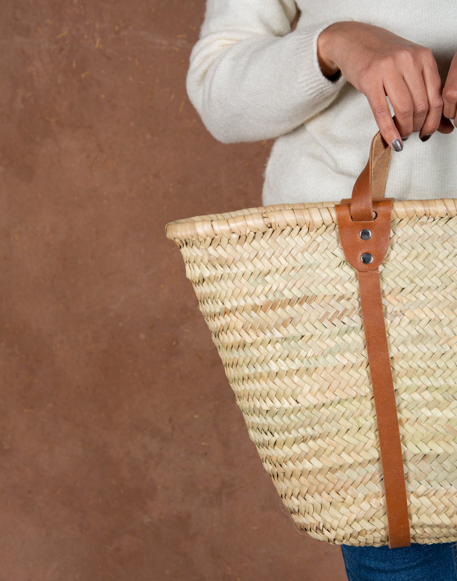 Panier à serviette en paille, anses courtes en cuir – Image 3
