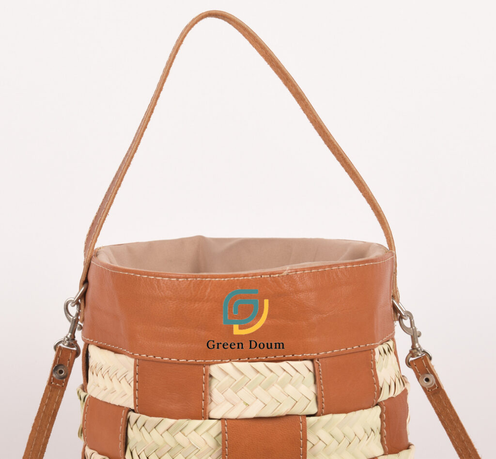 Sac en paille avec lanières en cuir par Green Doum, photo 3
