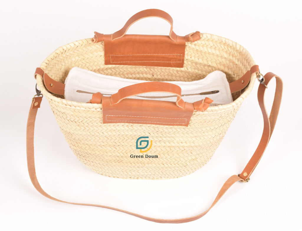 Straw bag with shoulder strap by Green Doum, photo 4