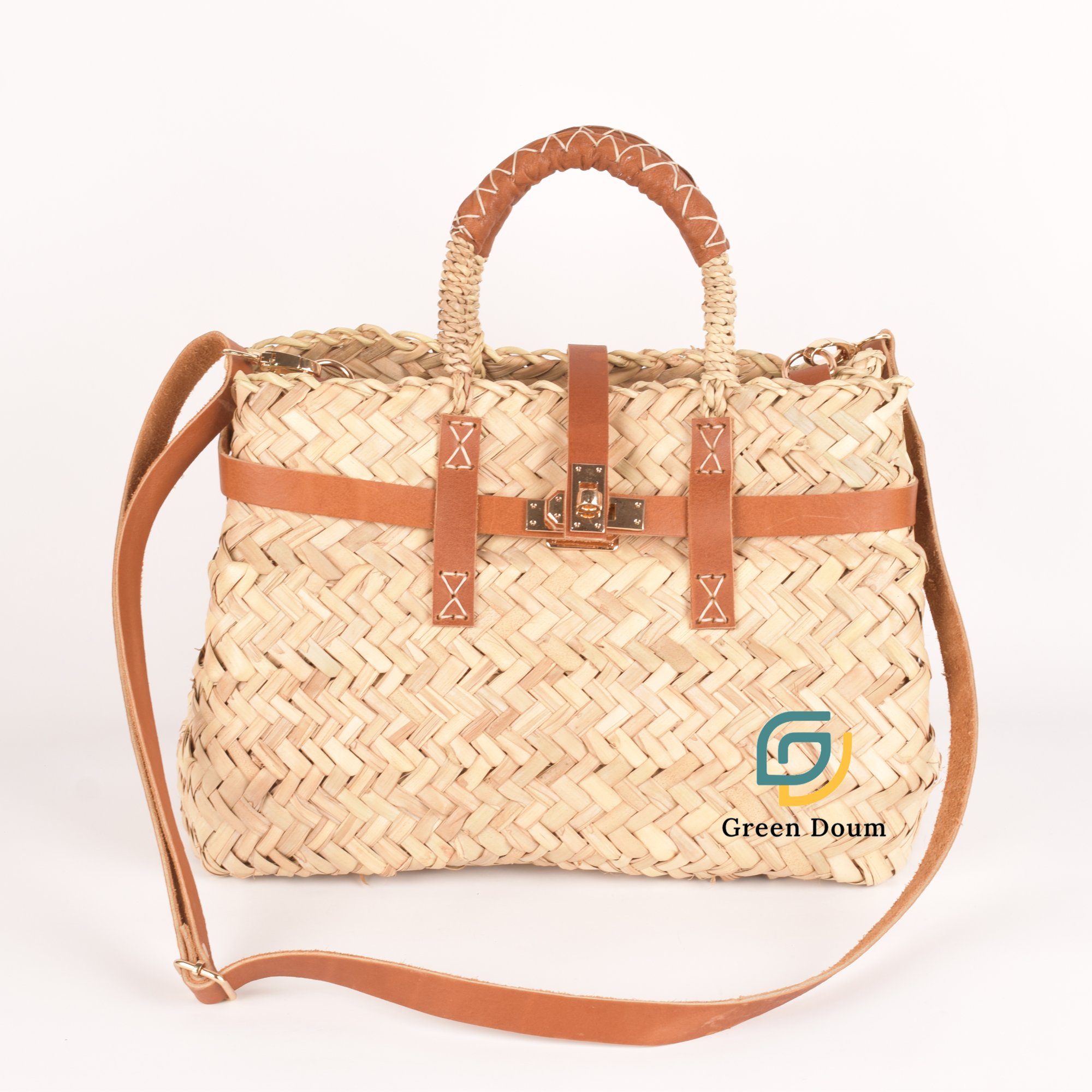 Straw handbag with turn lock closure by Green Doum, photo 2