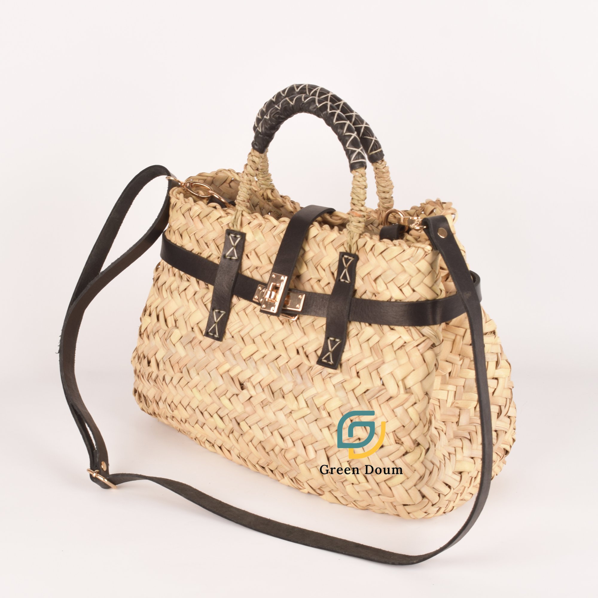 Straw handbag with turn lock closure by Green Doum, photo 3