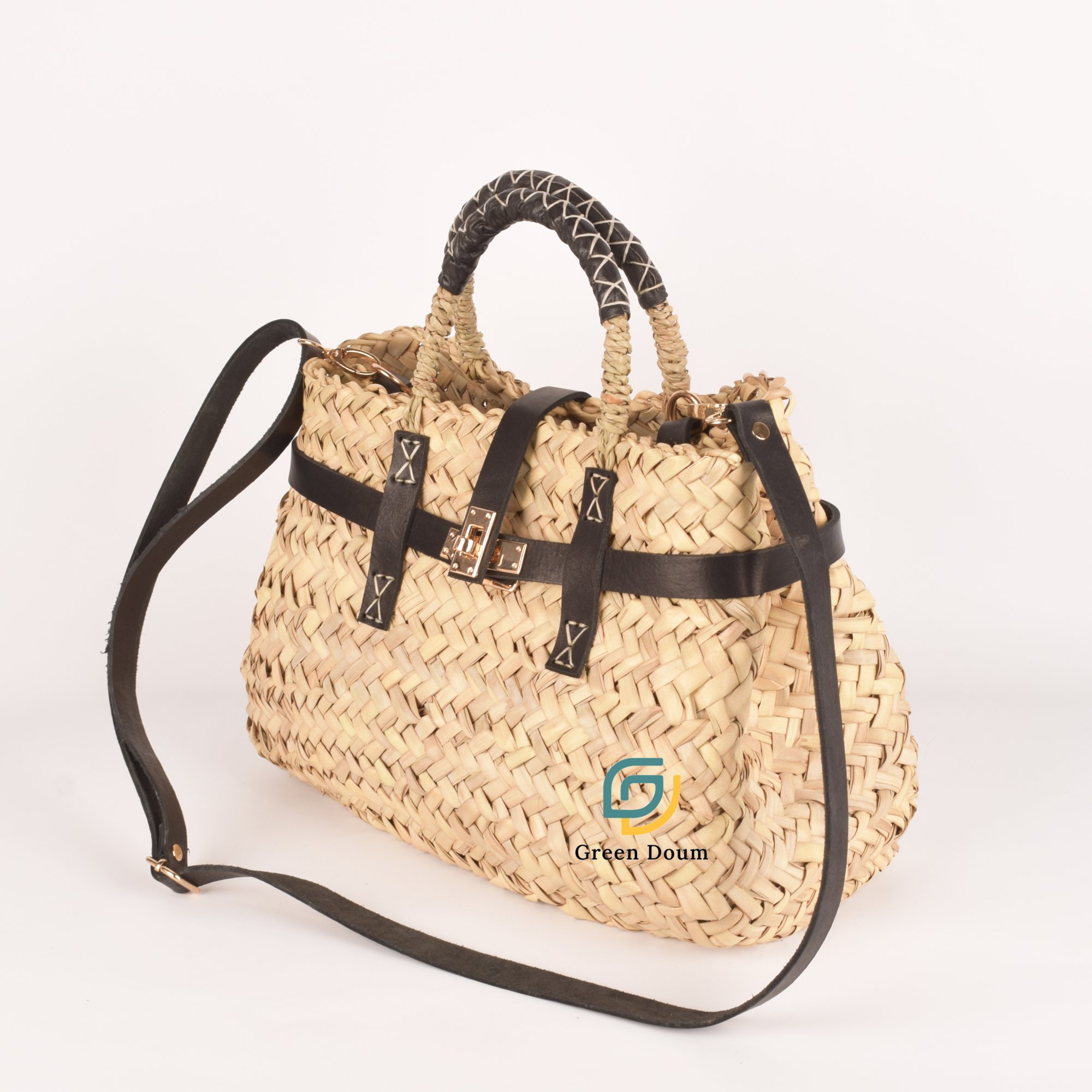 Straw handbag with turn lock closure by Green Doum, photo 4