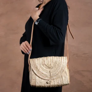 Sac enveloppe en paille naturelle, fermeture tressée - Green Doum