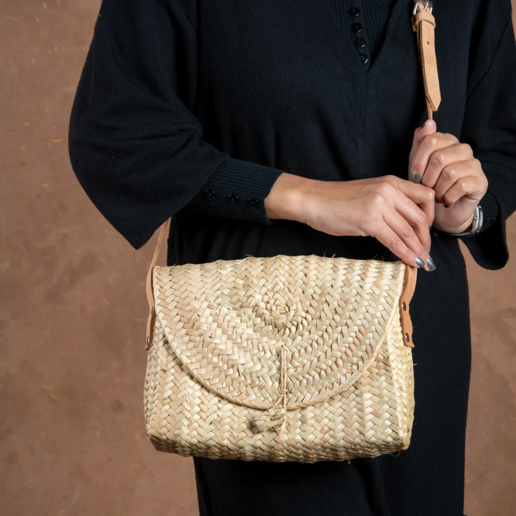 Straw envelope bag by Green Doum, photo 4